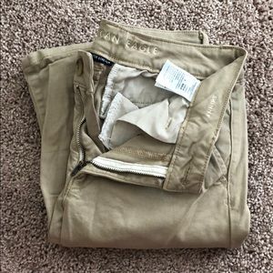 American Eagle SZ6 Skinny Khakis